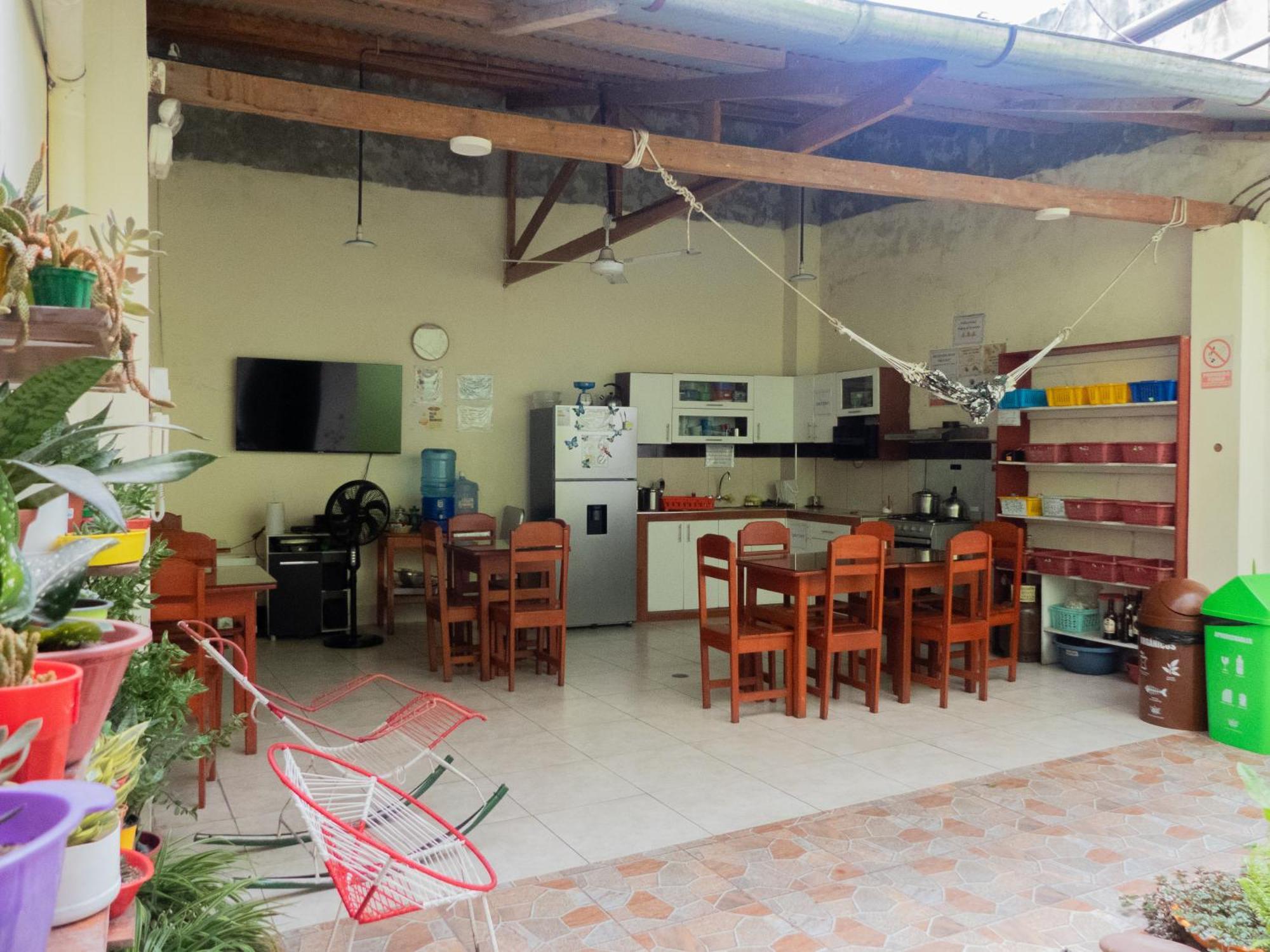 Moicca Youth Hostel Iquitos Exterior photo